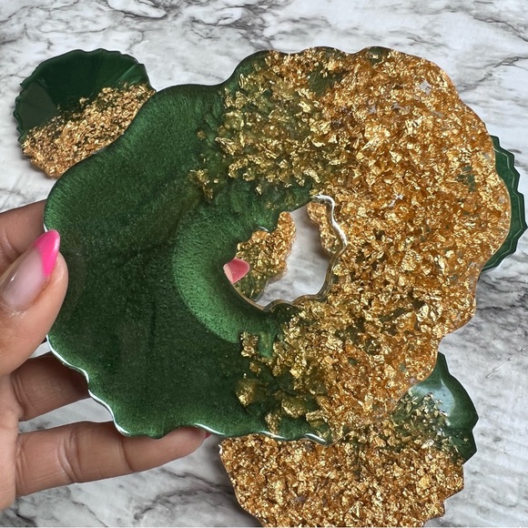 🍀Handmade Green & Gold Leaf Resin Geode Coasters Set - Picture 8 of 9